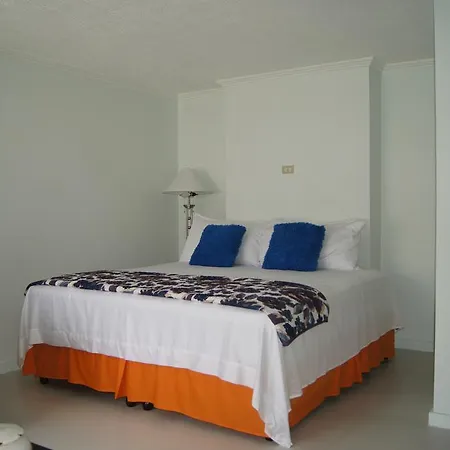 Alva Mae Apartment Ocho Rios Exterior photo